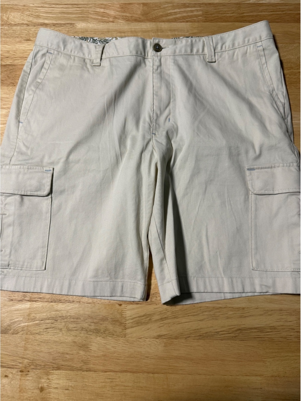 Tommy Bahama Men’s Size 38 Off White Cargo Shorts Khaki Chino